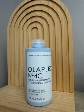 OLAPLEX No.4C Clarifying Shampoo — White bottle